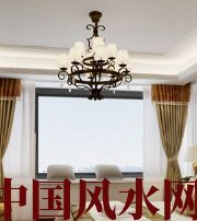 安康卧室镜面吊顶影响夫妻财运？